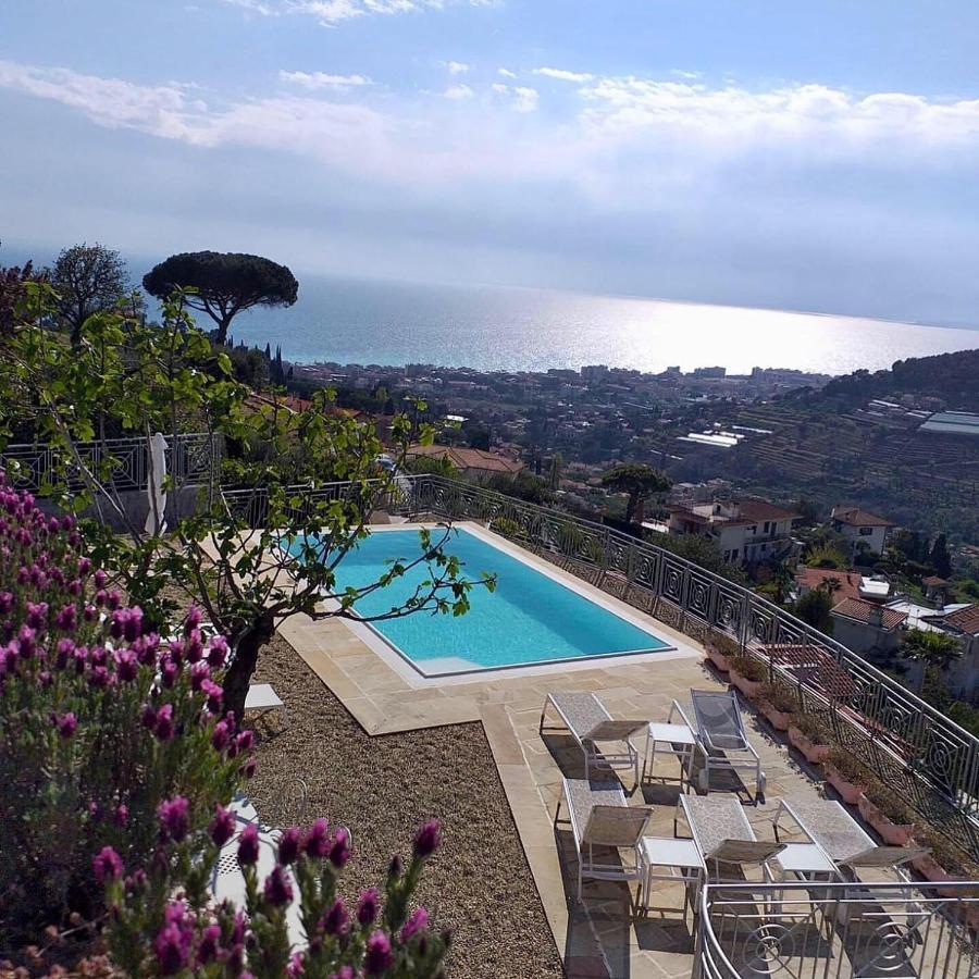 Villa Gaia - Luxury Villa, Pool & Wellness Rooms Бордигера Экстерьер фото