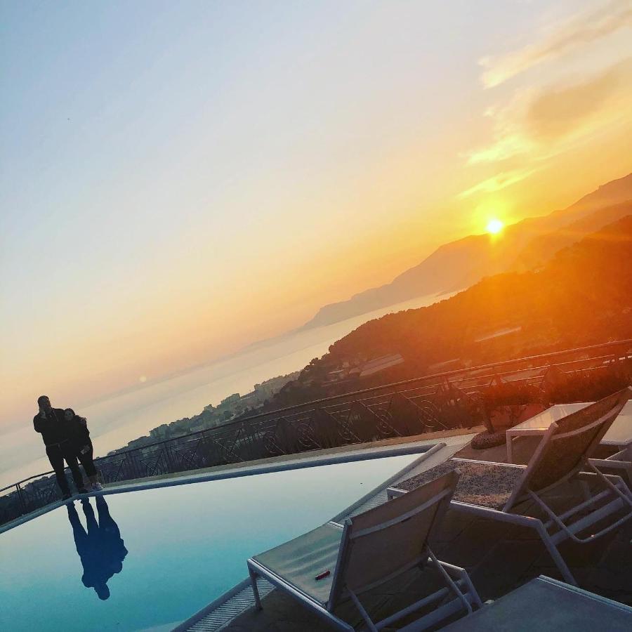 Villa Gaia - Luxury Villa, Pool & Wellness Rooms Бордигера Экстерьер фото
