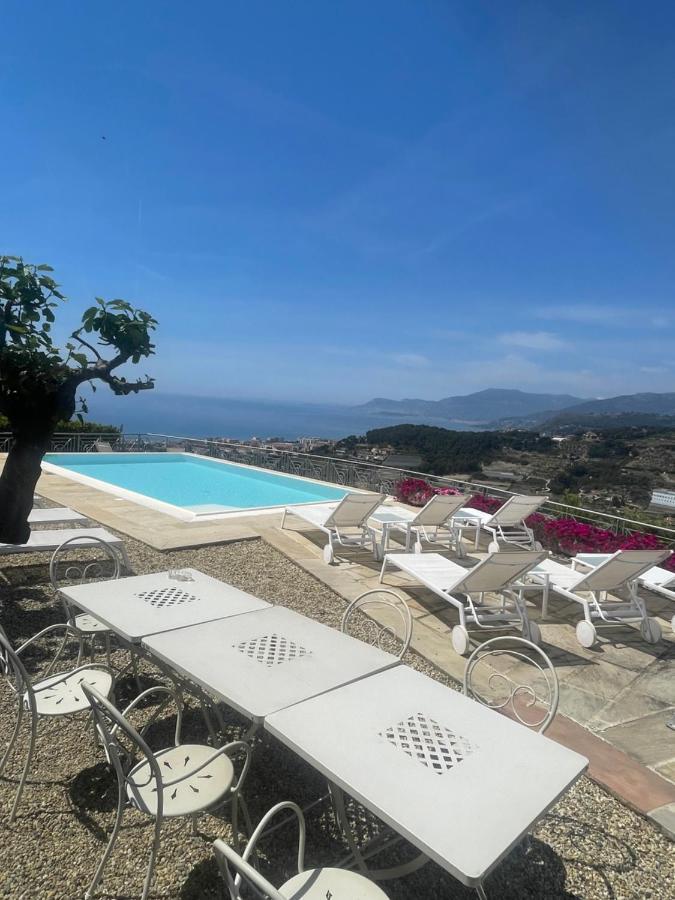 Villa Gaia - Luxury Villa, Pool & Wellness Rooms Бордигера Экстерьер фото