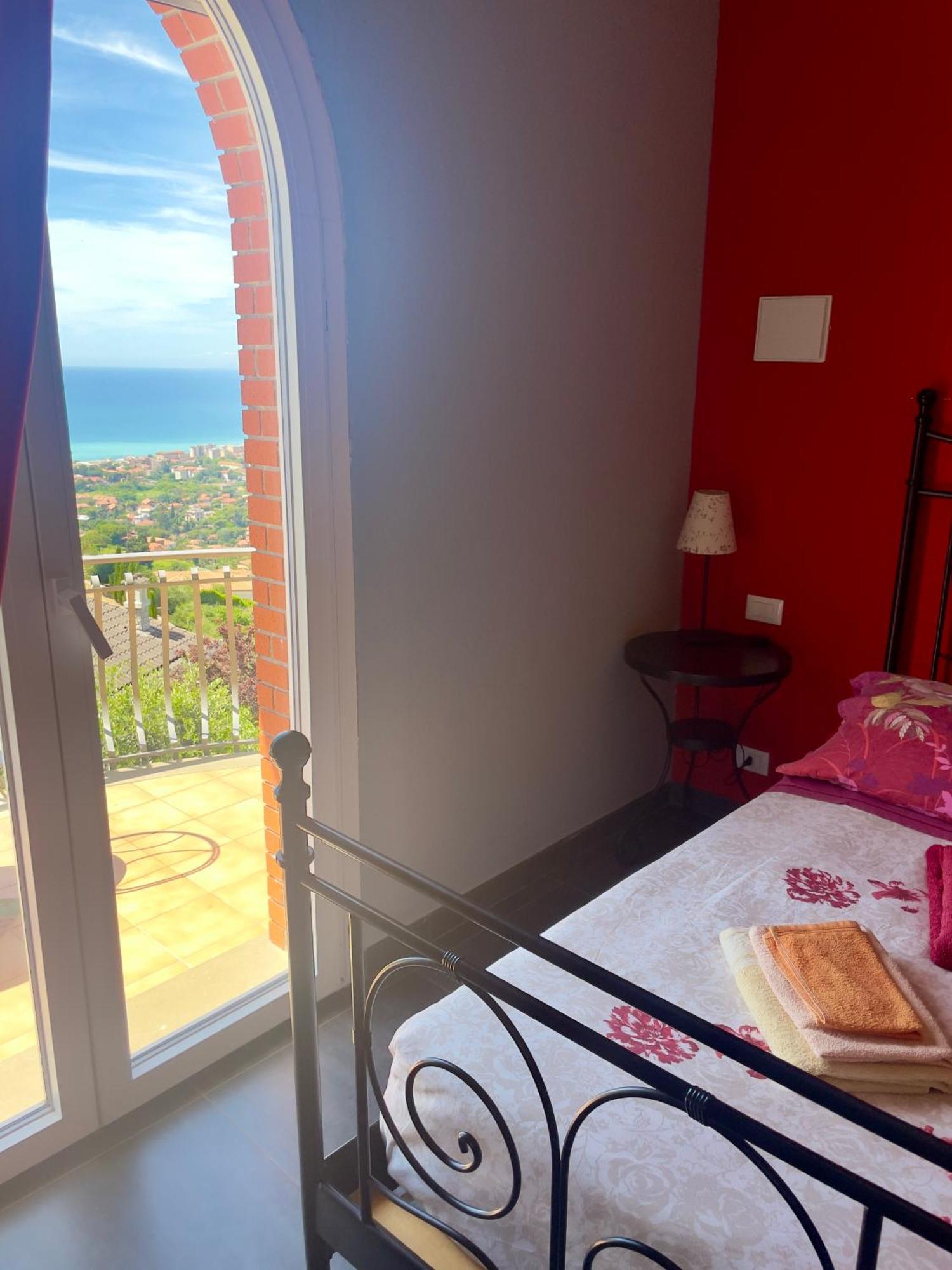 Villa Gaia - Luxury Villa, Pool & Wellness Rooms Бордигера Экстерьер фото