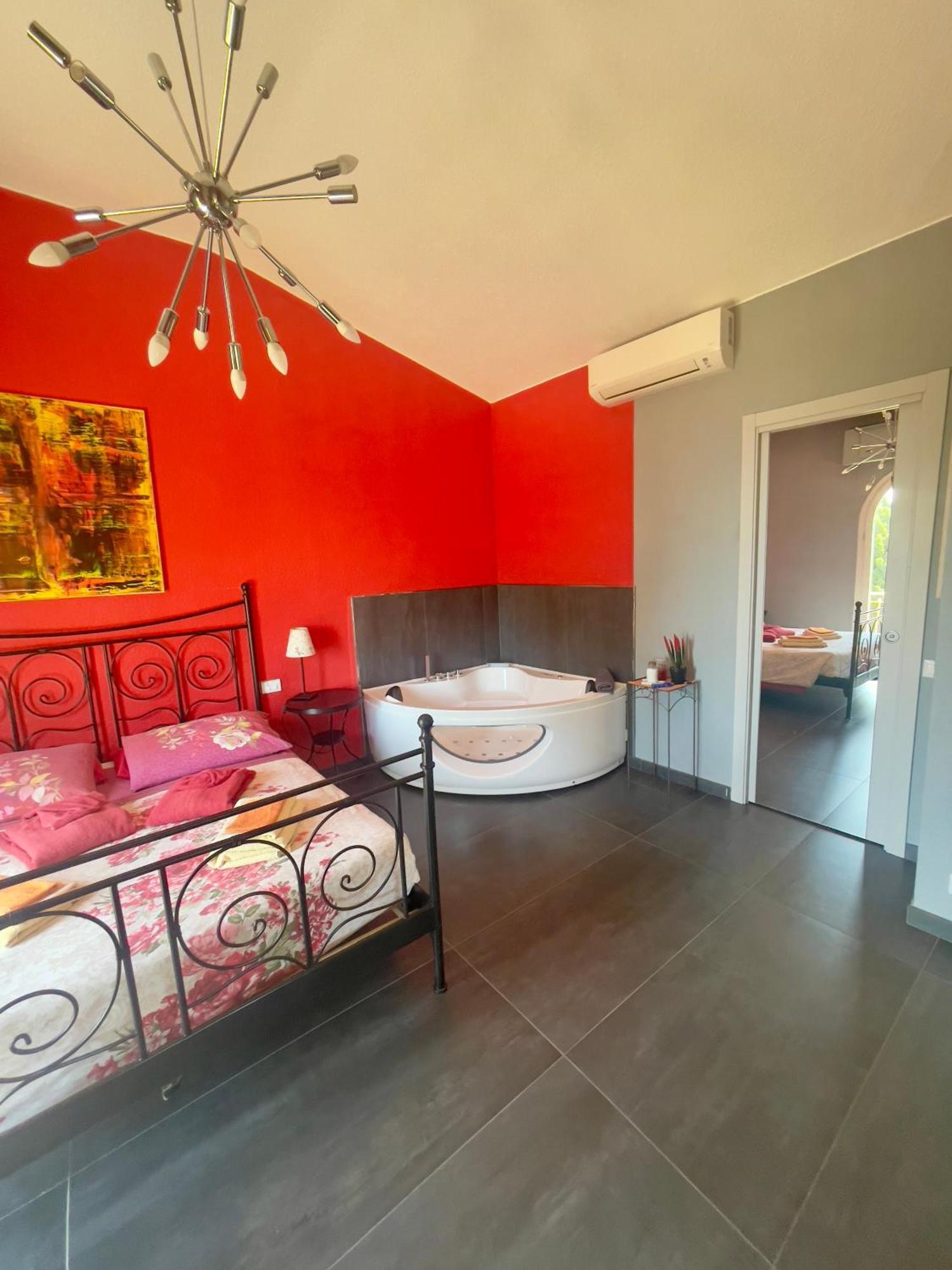 Villa Gaia - Luxury Villa, Pool & Wellness Rooms Бордигера Экстерьер фото