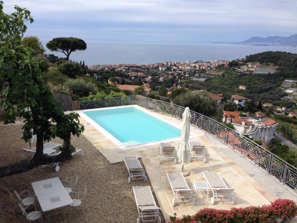 Villa Gaia - Luxury Villa, Pool & Wellness Rooms Бордигера Экстерьер фото